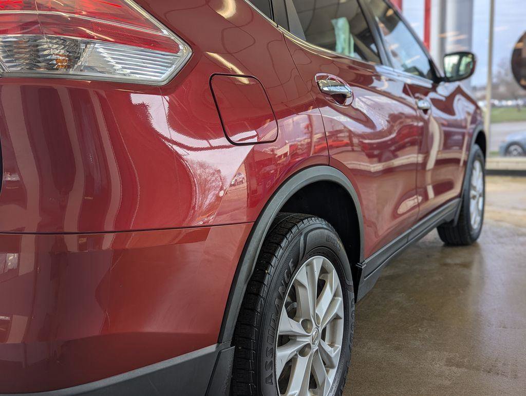 Used 2016 Nissan Rogue SV image 10