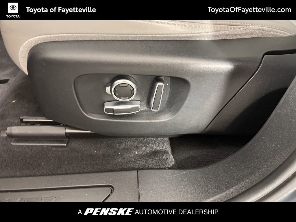 Used 2021 Land Rover Range Rover Evoque SE image 24