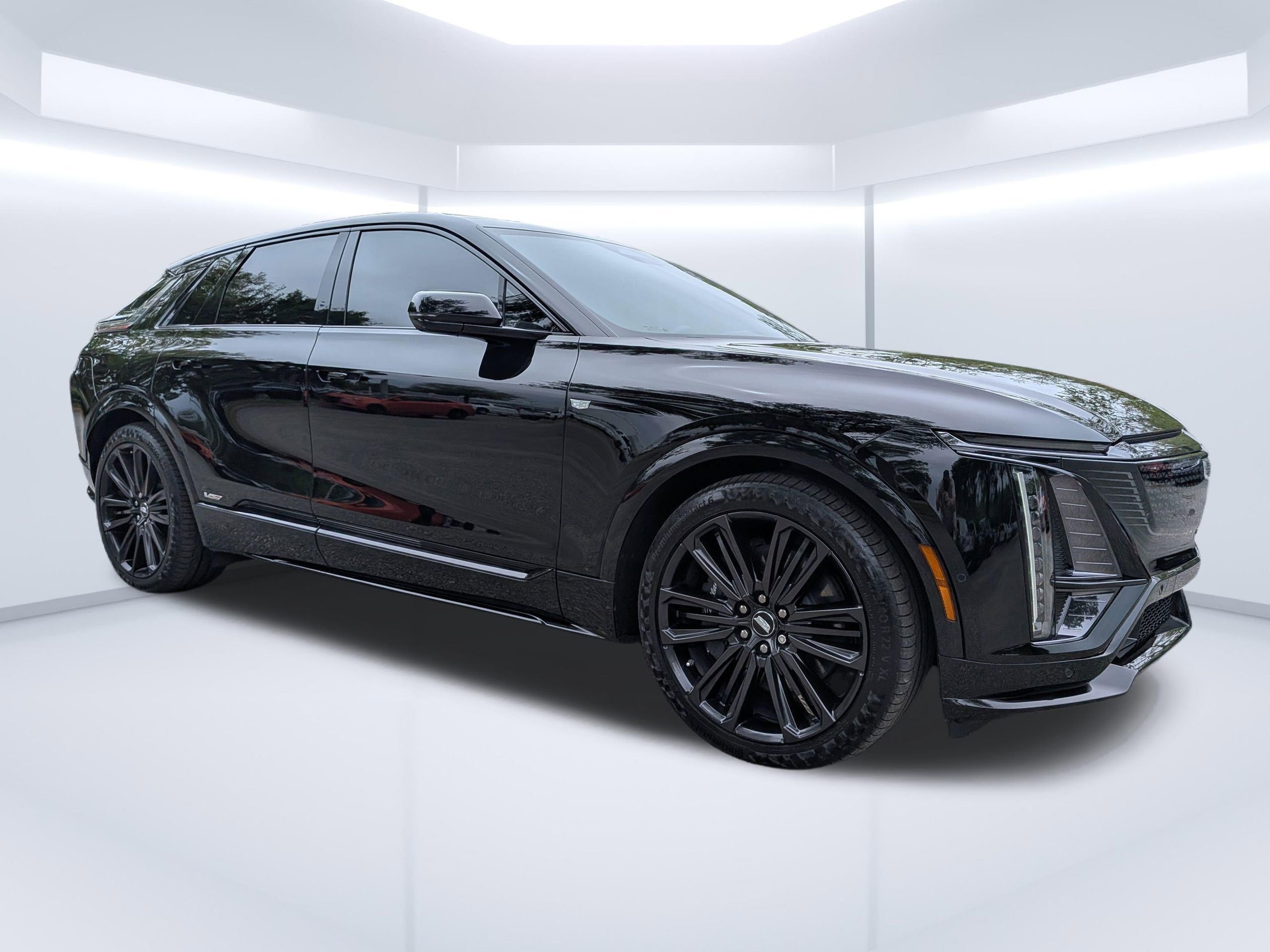 Used 2026 Cadillac Lyriq V w/ LPO, Floor Liner Package image 1