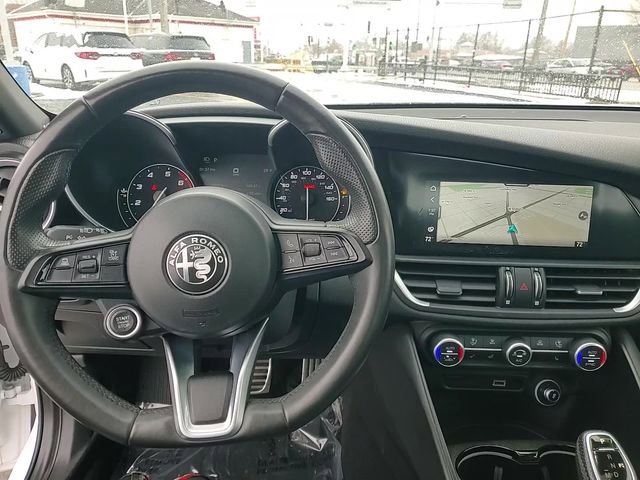 Used 2023 Alfa Romeo Giulia Ti image 31