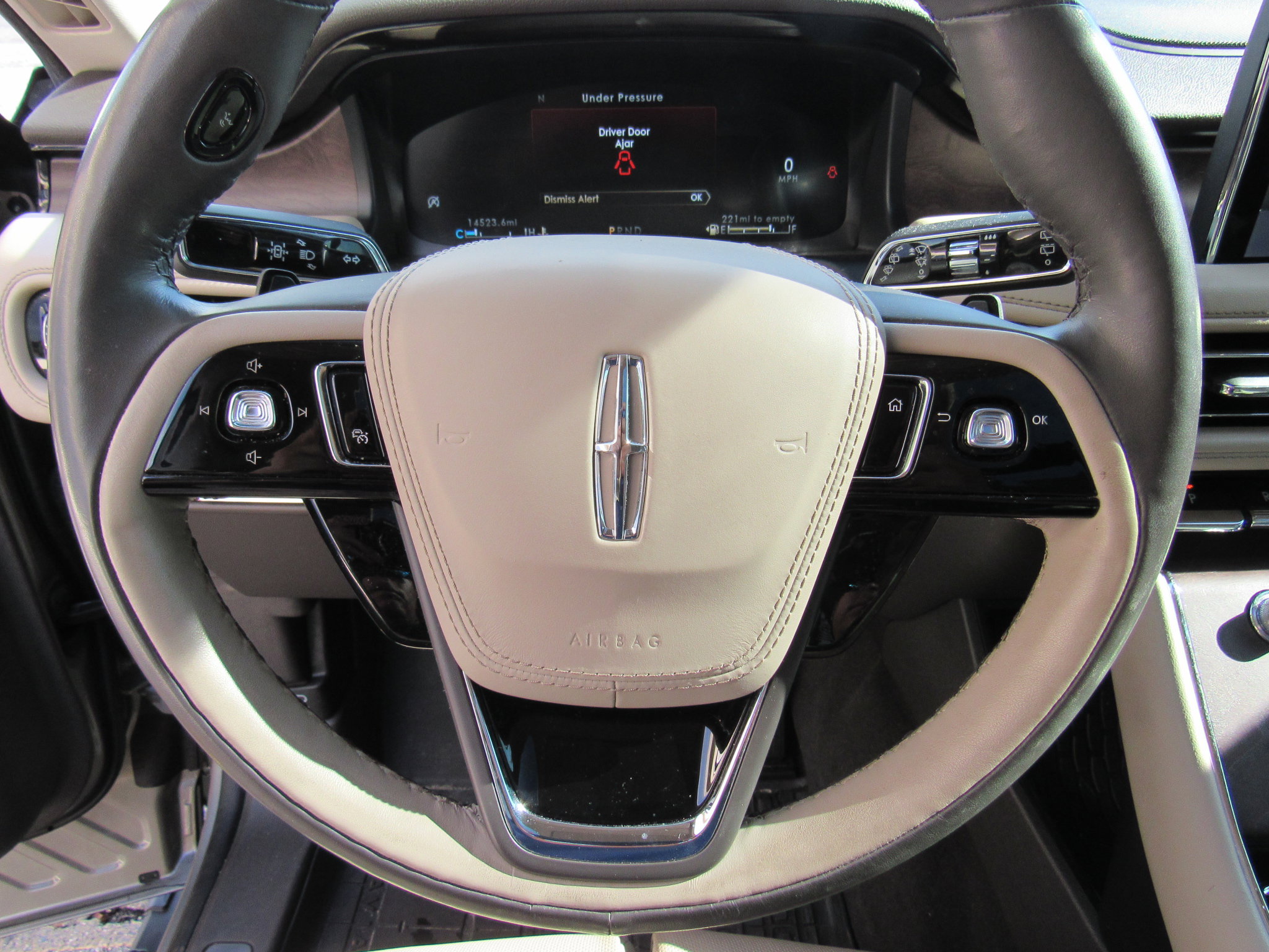 Used 2023 Lincoln Aviator Reserve w/ Equipment Group 201A image 26