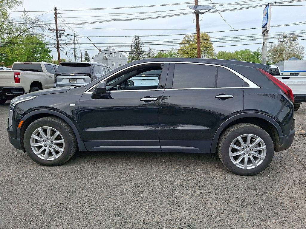 Used 2023 Cadillac XT4 Luxury w/ Cold Weather Package AWD/4WD image 4