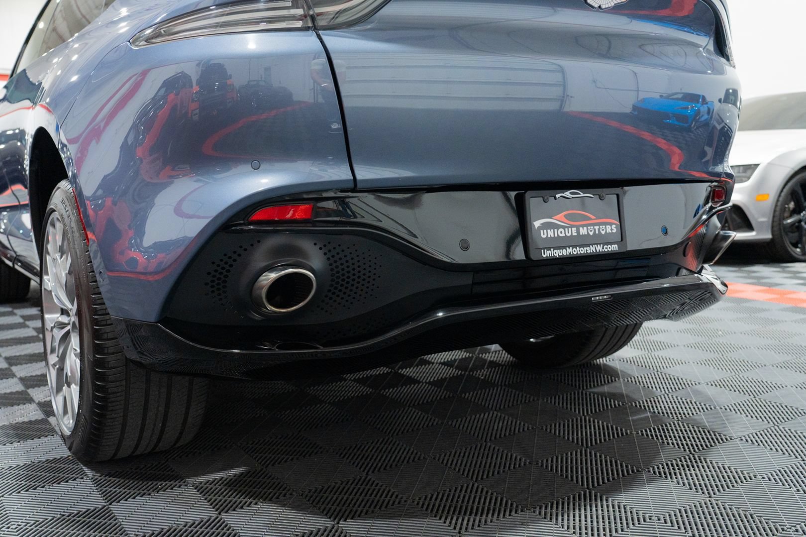 Used 2021 Aston Martin DBX AWD/4WD image 10
