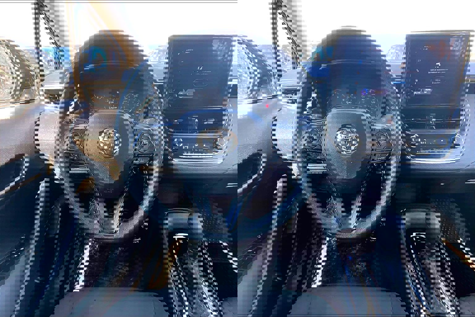 Used 2023 Toyota Corolla LE image 5