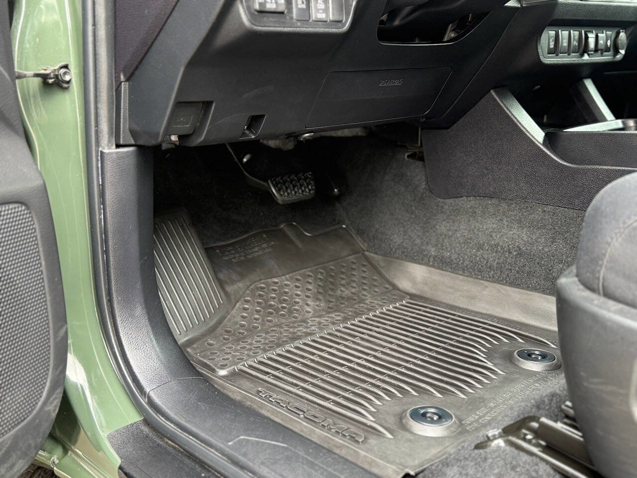 Used 2022 Toyota Tacoma TRD Off-Road image 3