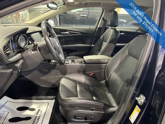 Used 2018 Buick Regal Essence w/ Driver Confidence Package #1 image 10