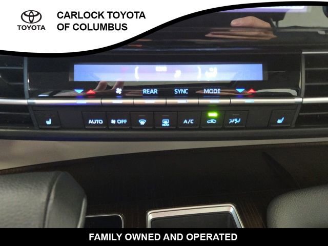 Used 2024 Toyota Sienna XLE FWD image 28