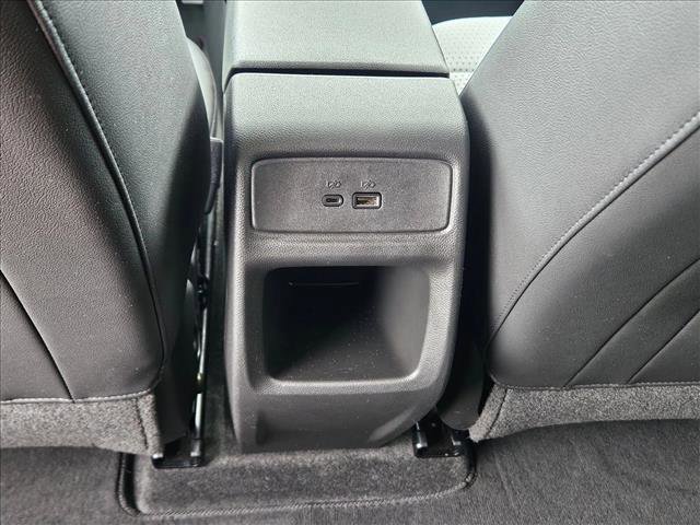 Used 2025 Chevrolet Trax LT w/ LT Convenience Package FWD image 17
