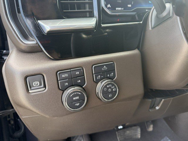Used 2024 Chevrolet Silverado 1500 LT Trail Boss w/ Convenience Package II AWD/4WD image 14