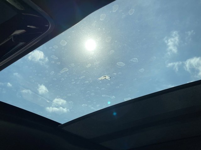 New 2026 Land Rover Range Rover Velar Dynamic SE image 16