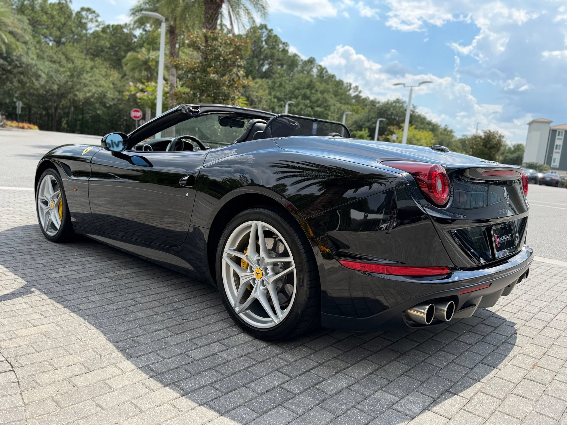 Used 2016 Ferrari California T RWD image 14