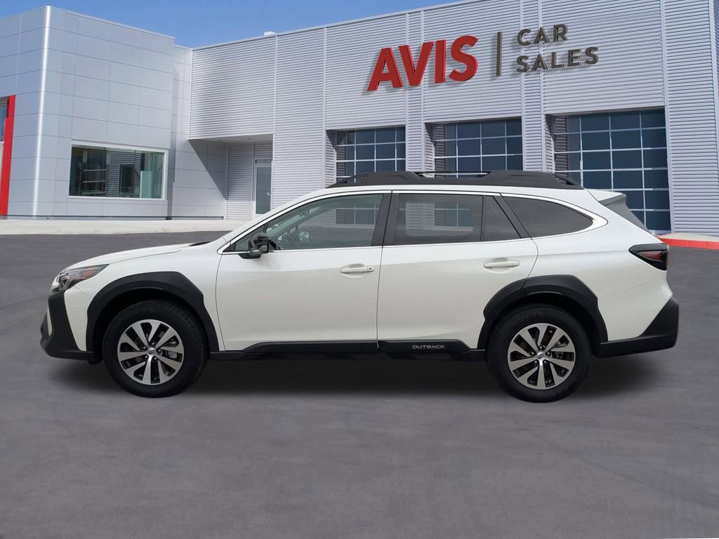 Used 2025 Subaru Outback Premium image 2