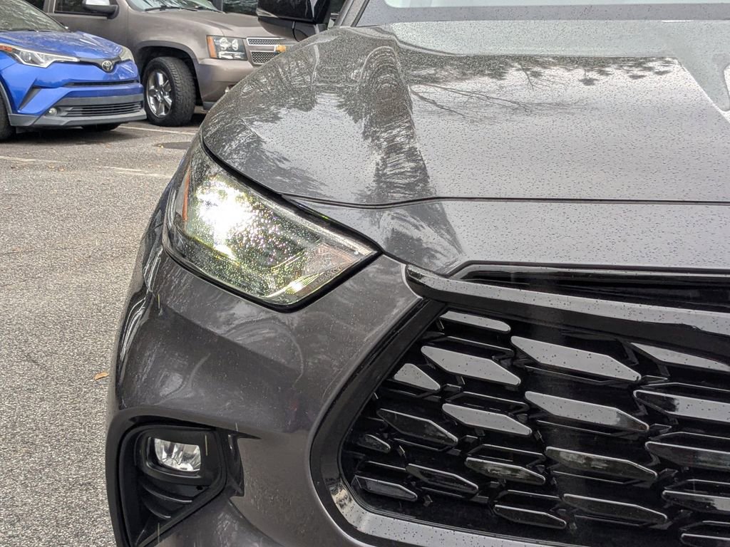 Used 2023 Toyota Highlander LE image 10