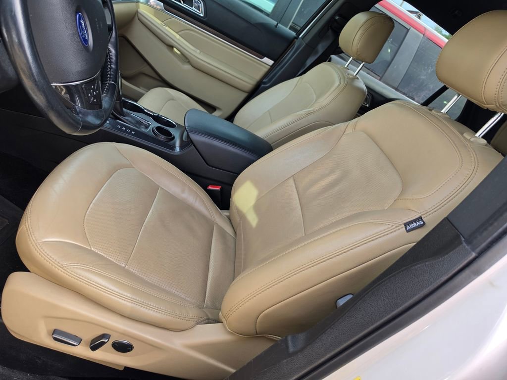 Used 2017 Ford Explorer Limited FWD image 6