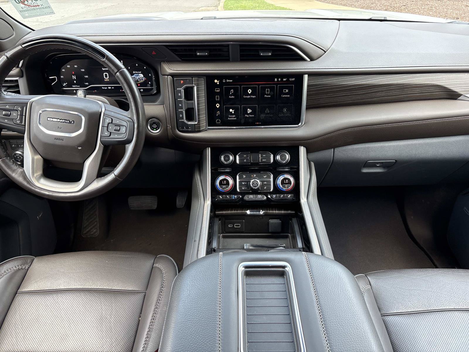 Used 2024 GMC Yukon Denali w/ Denali Reserve Package RWD image 30