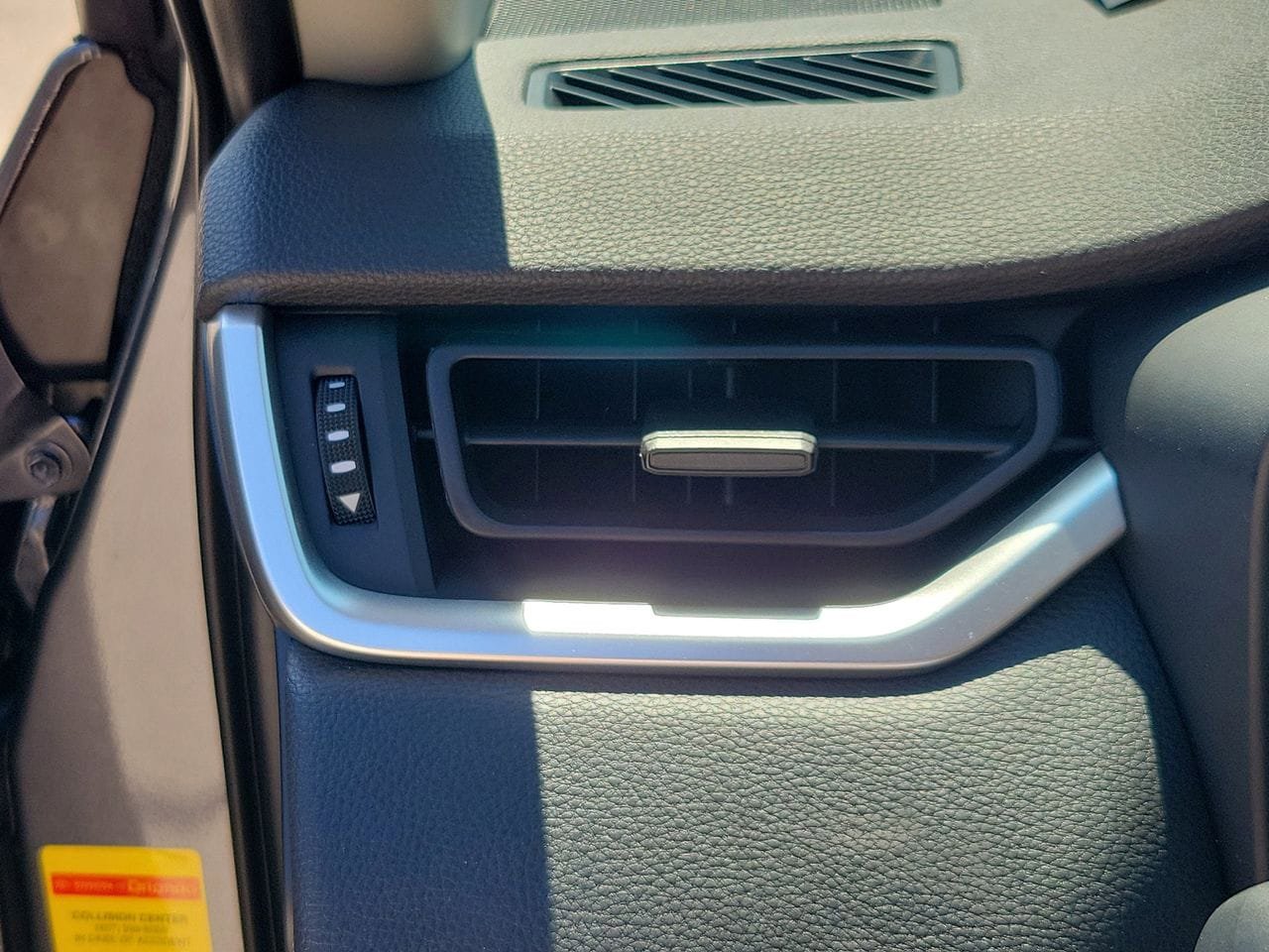 Used 2025 Toyota RAV4 LE image 30