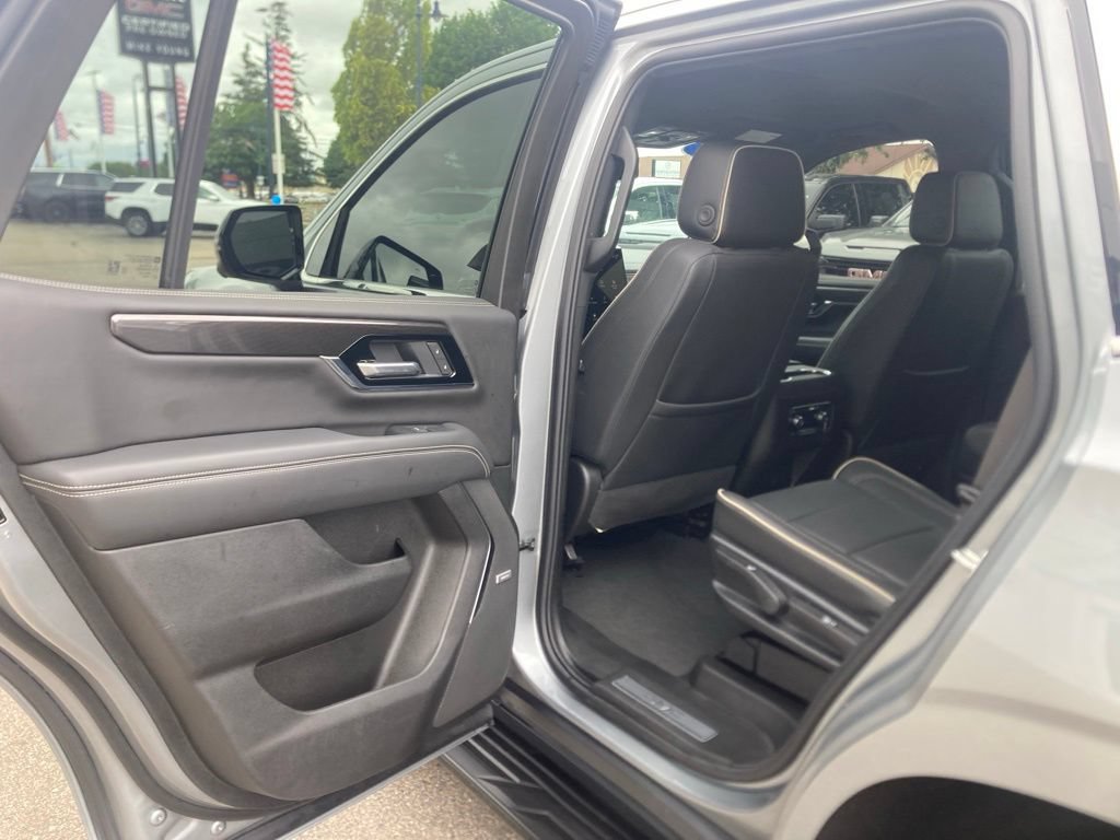 Used 2025 GMC Yukon Elevation AWD/4WD image 11