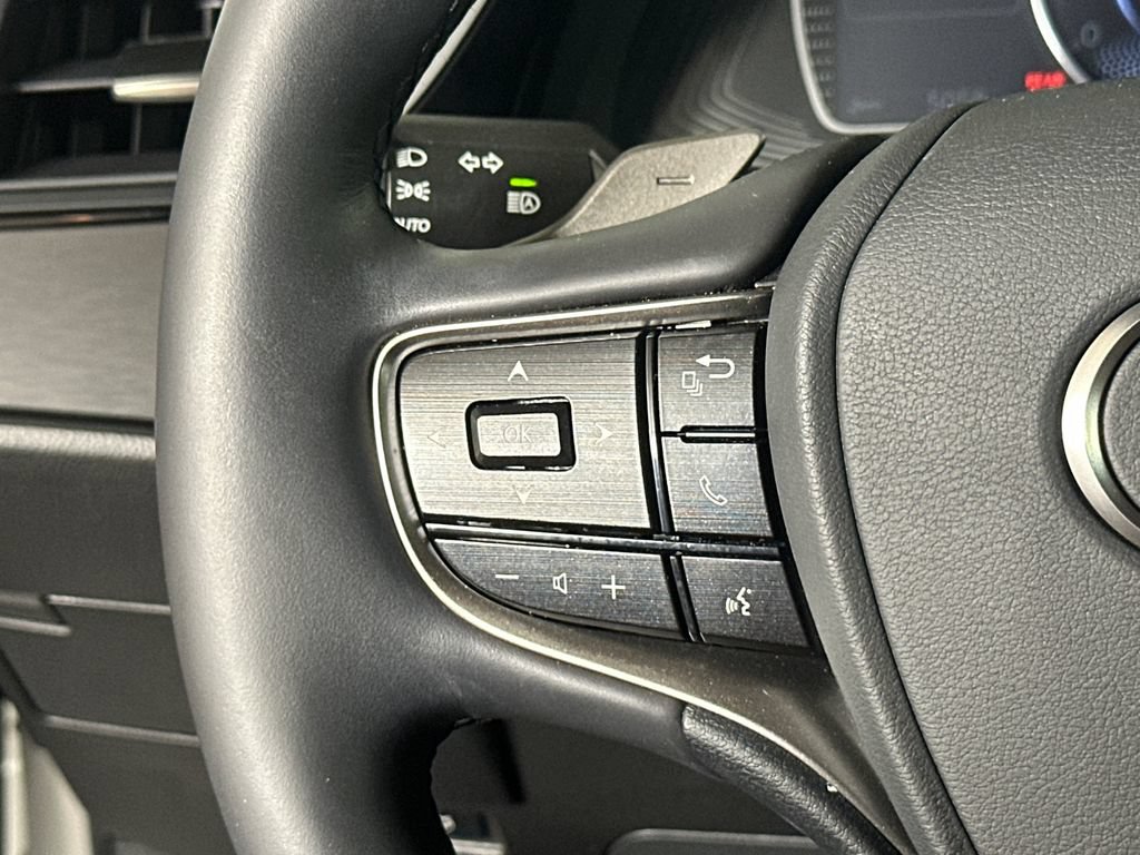 Used 2024 Lexus ES 300h w/ Premium Package FWD image 25
