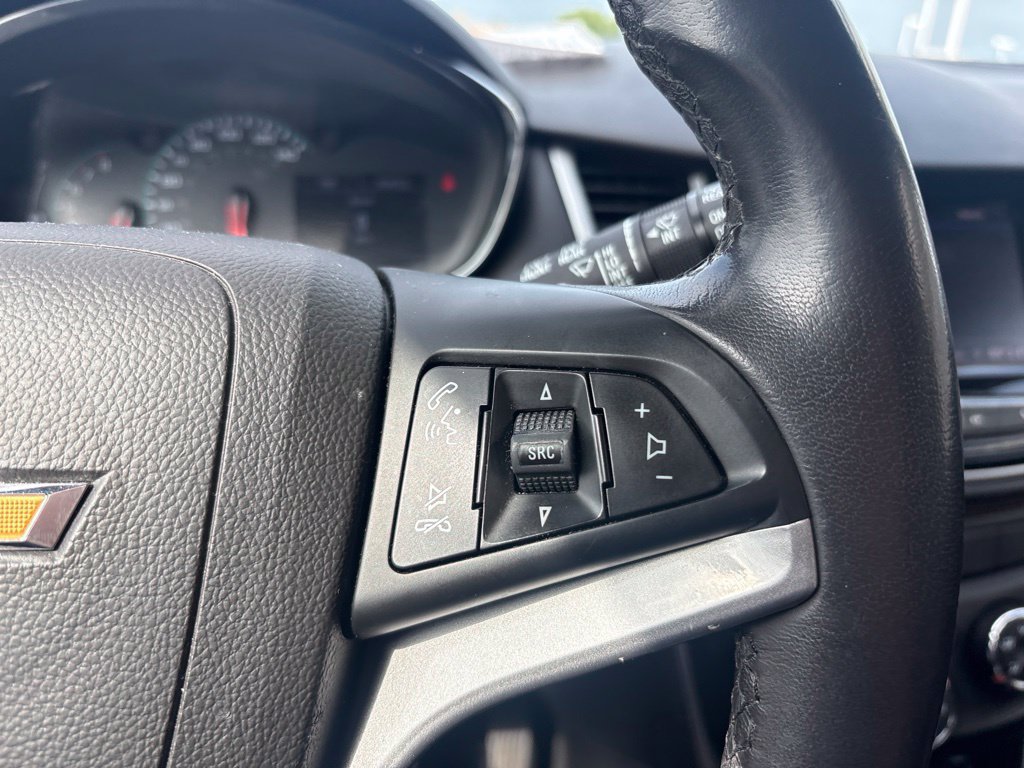 Used 2022 Chevrolet Trax LT w/ LT Convenience Package AWD/4WD image 15