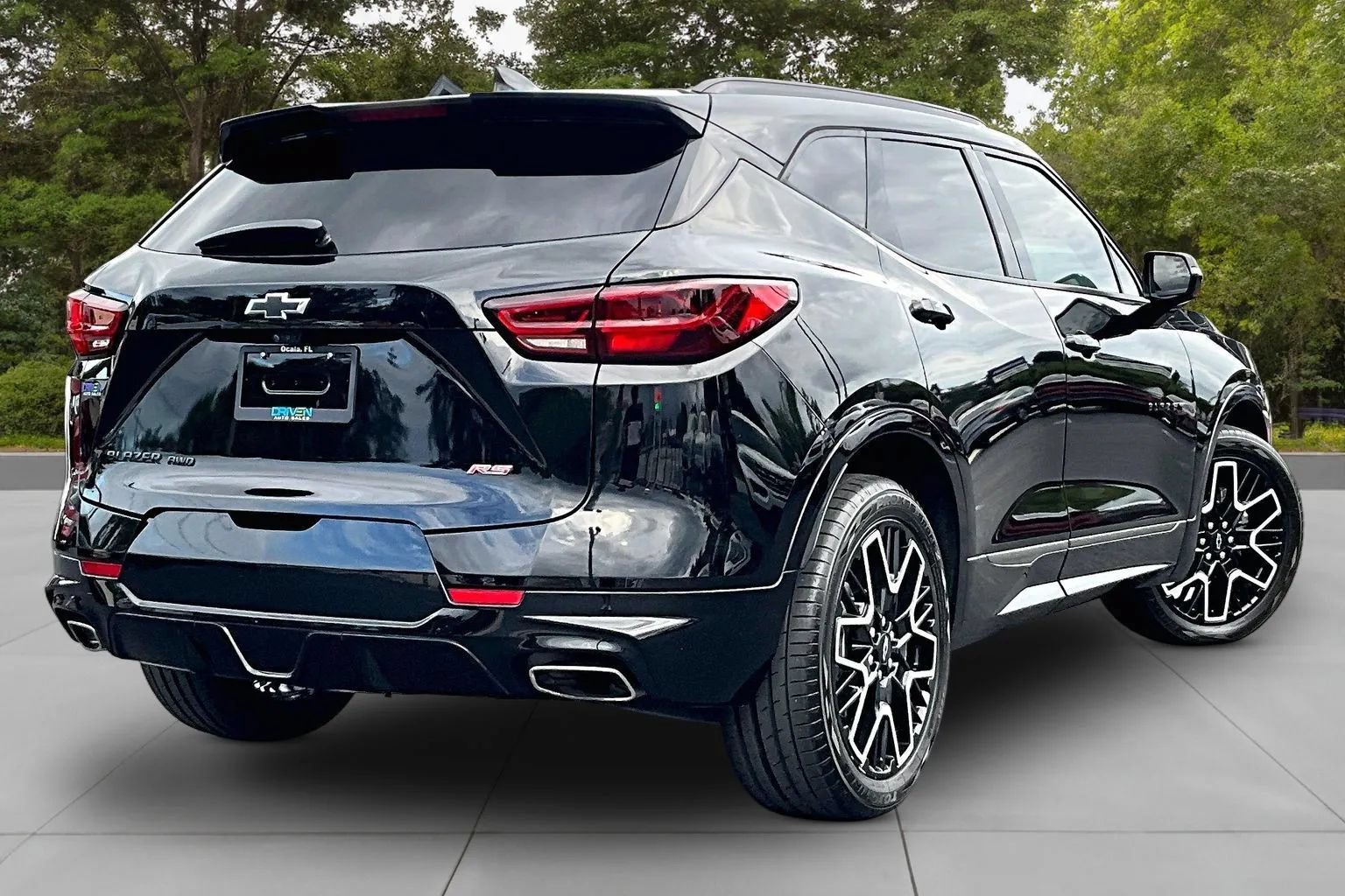 Used 2023 Chevrolet Blazer RS w/ Driver Confidence II Package AWD/4WD image 2