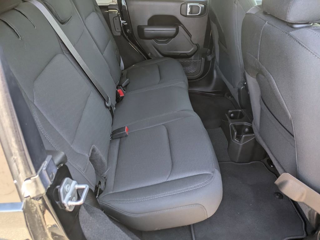 Used 2022 Jeep Wrangler Unlimited Sport AWD/4WD image 22
