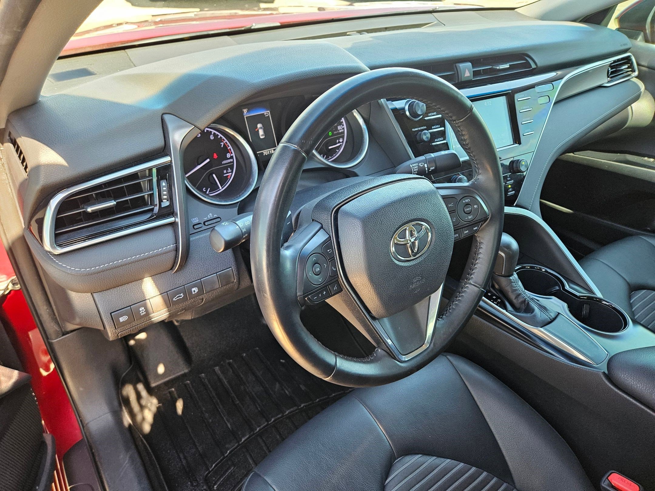 Used 2018 Toyota Camry SE w/ Convenience Package image 14