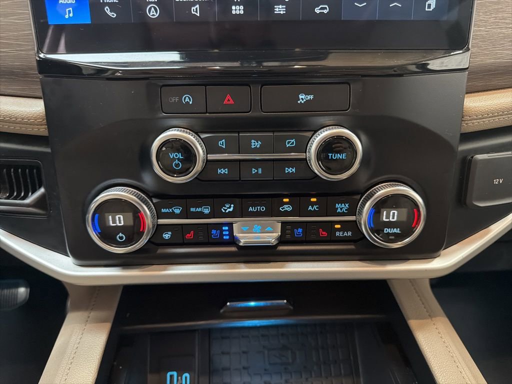 Used 2024 Ford Expedition Max Limited RWD image 21