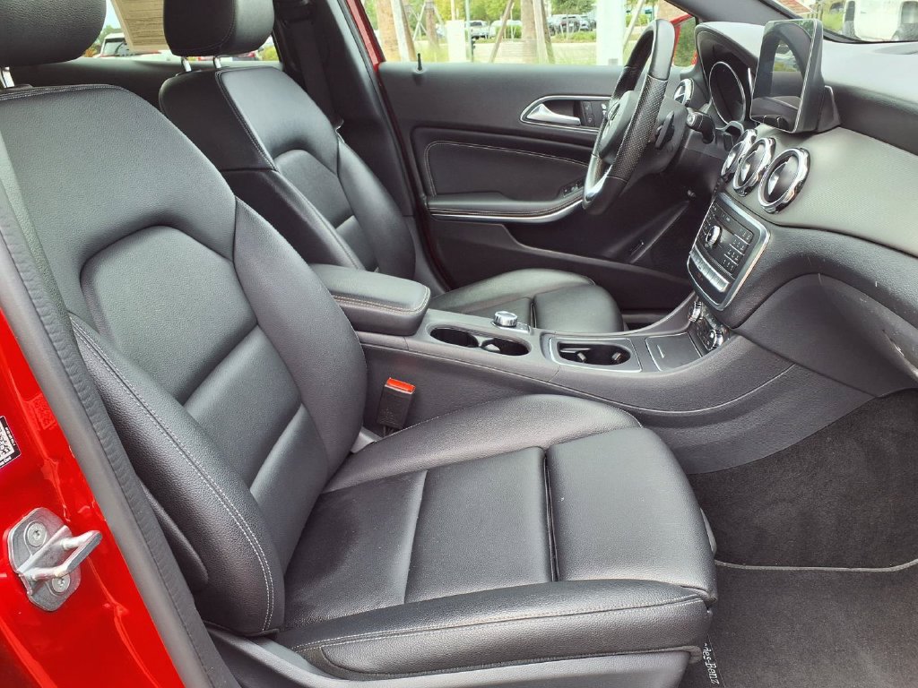 Used 2020 Mercedes-Benz GLA 250 4MATIC image 14