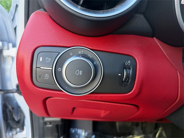 Used 2020 Alfa Romeo Giulia w/ Nero Edizione image 13