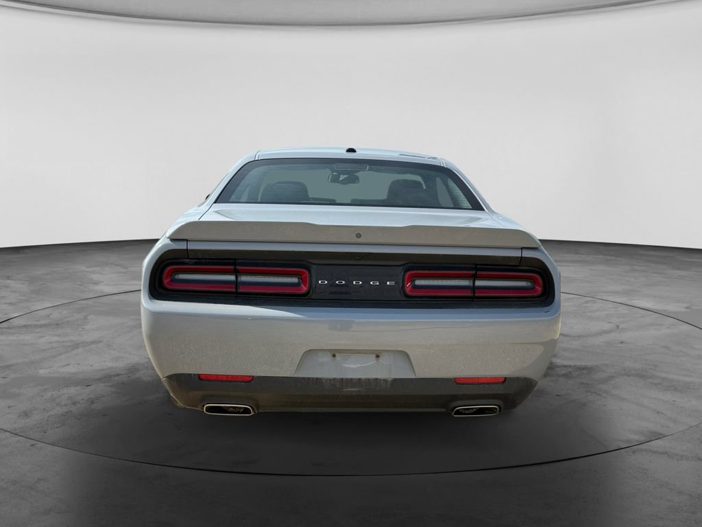 Used 2022 Dodge Challenger SXT RWD image 7