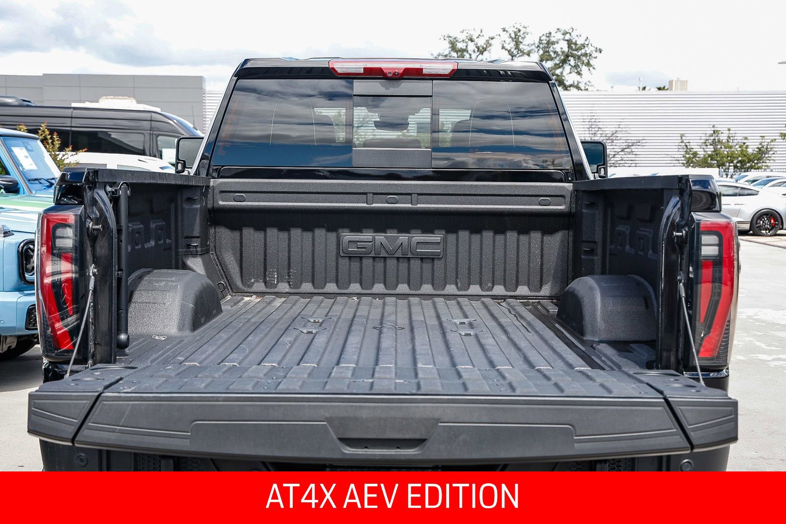 Used 2025 GMC Sierra 2500 AT4X w/ AT4X AEV Edition AWD/4WD image 26
