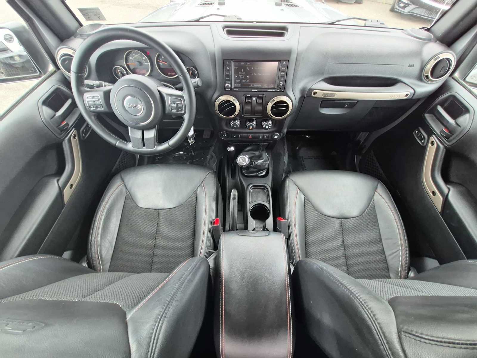 Used 2016 Jeep Wrangler Sahara AWD/4WD image 16