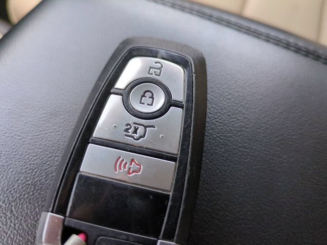 Used 2022 Ford Explorer XLT RWD image 32