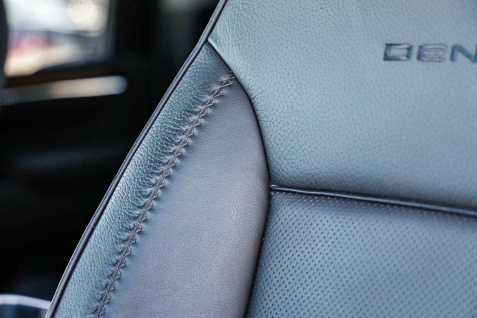 Used 2025 GMC Sierra 2500 Denali w/ Denali Reserve Package image 26