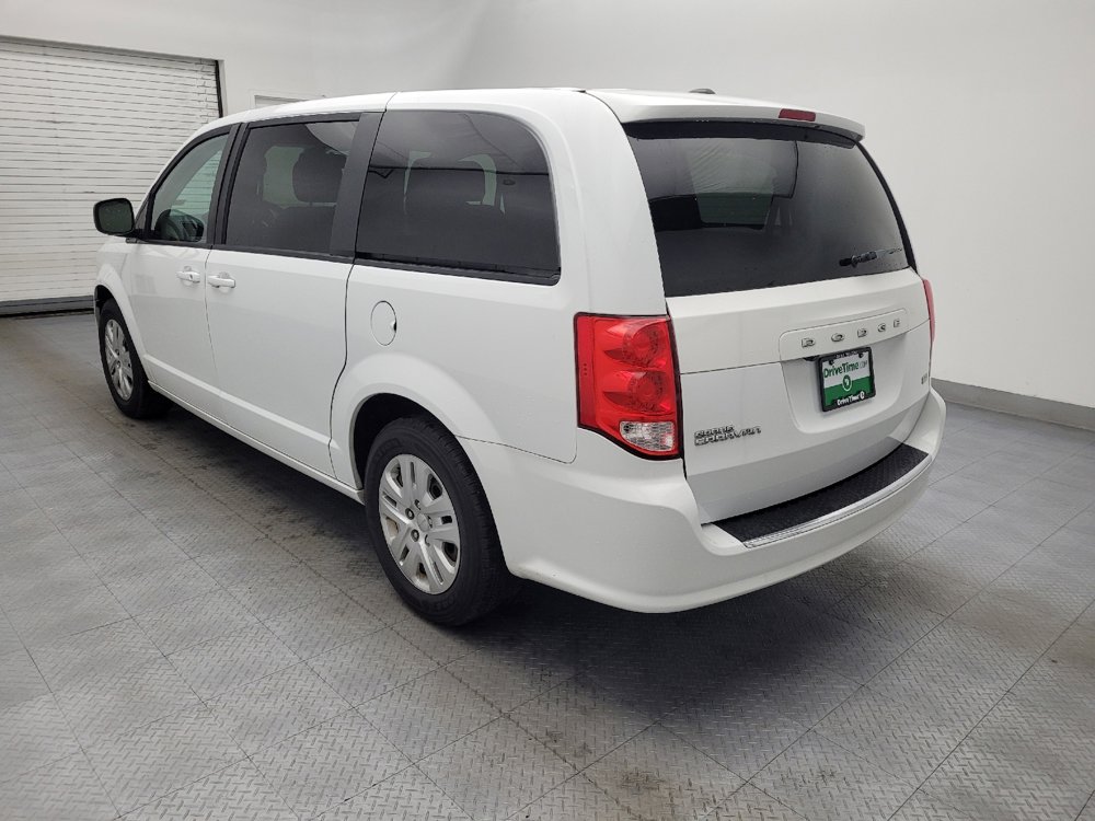 Used 2018 Dodge Grand Caravan SE w/ UConnect Hands-Free Group image 5