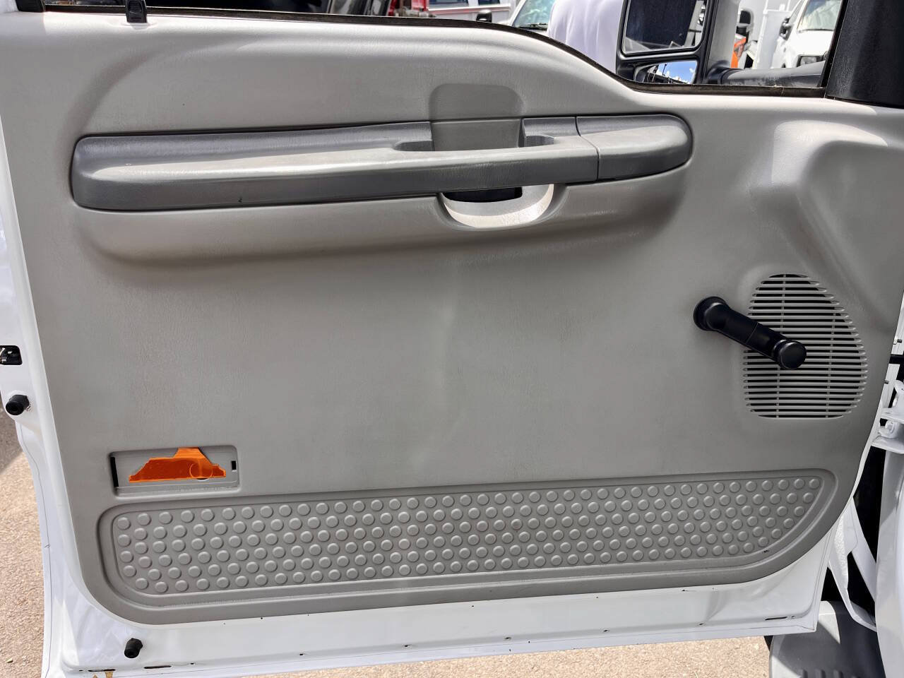 Used 1999 Ford F550 2WD Regular Cab Super Duty image 25