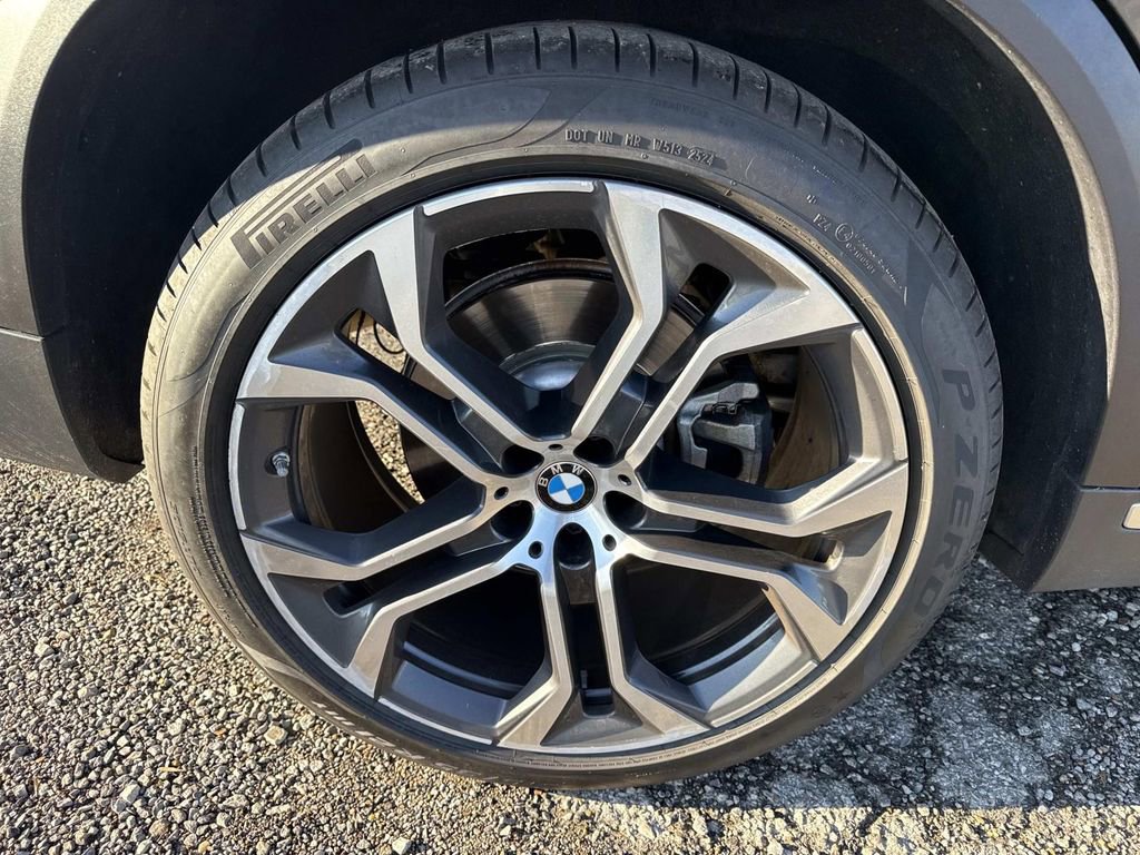 Used 2023 BMW X5 sDrive40i w/ Premium Package image 9