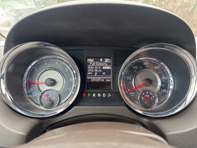 Used 2016 Chrysler Town & Country Touring image 24