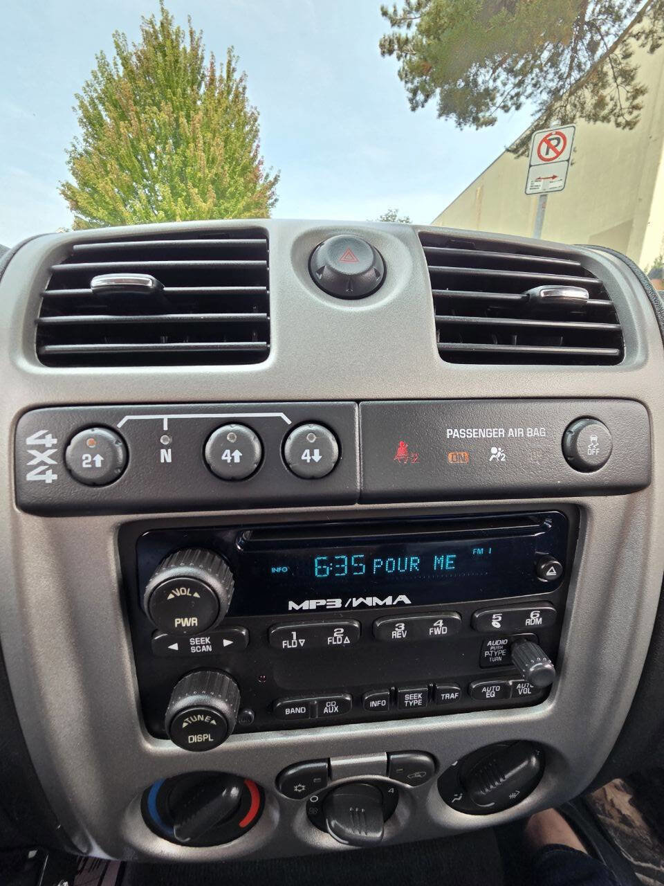 Used 2012 Chevrolet Colorado LT image 13