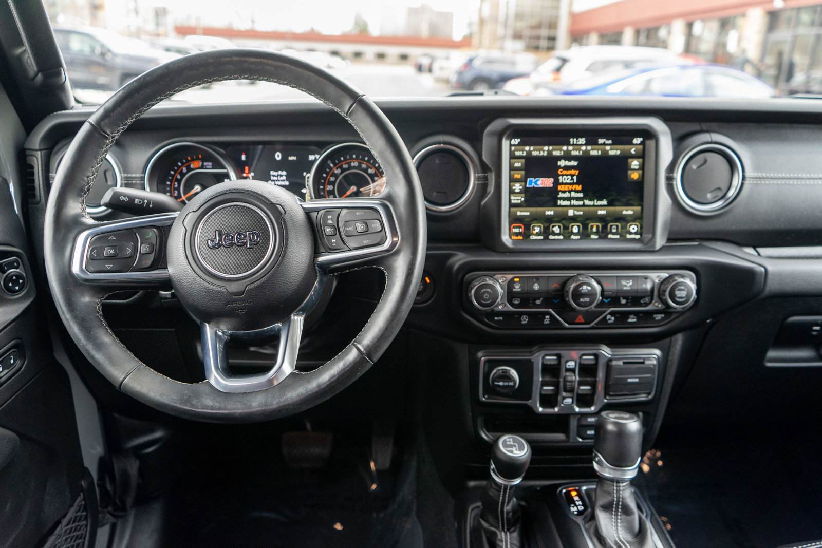 Used 2023 Jeep Wrangler Unlimited Sahara w/ LED Lighting Group AWD/4WD image 13
