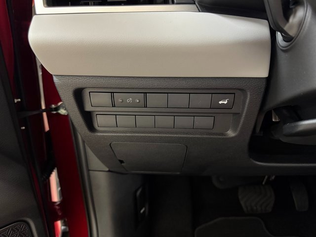 New 2025 Mitsubishi Outlander SE image 10