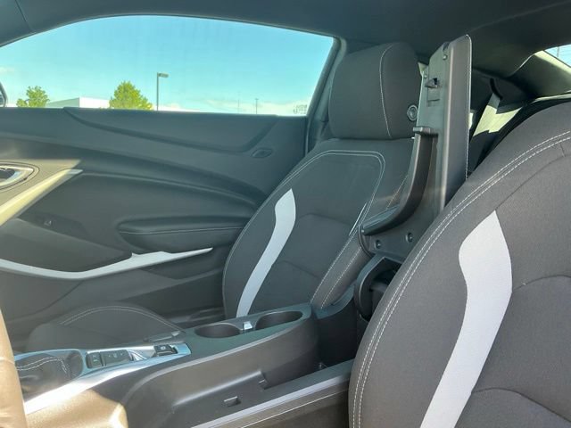Used 2022 Chevrolet Camaro LT RWD image 28