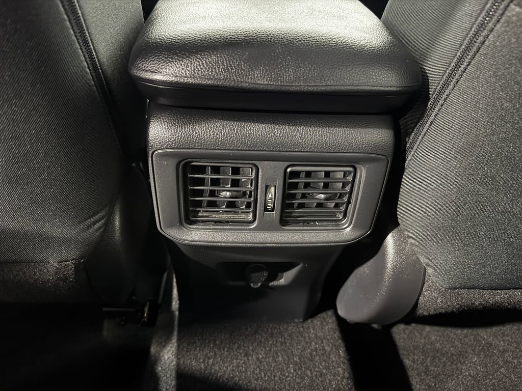 Used 2021 Toyota RAV4 LE AWD/4WD image 38