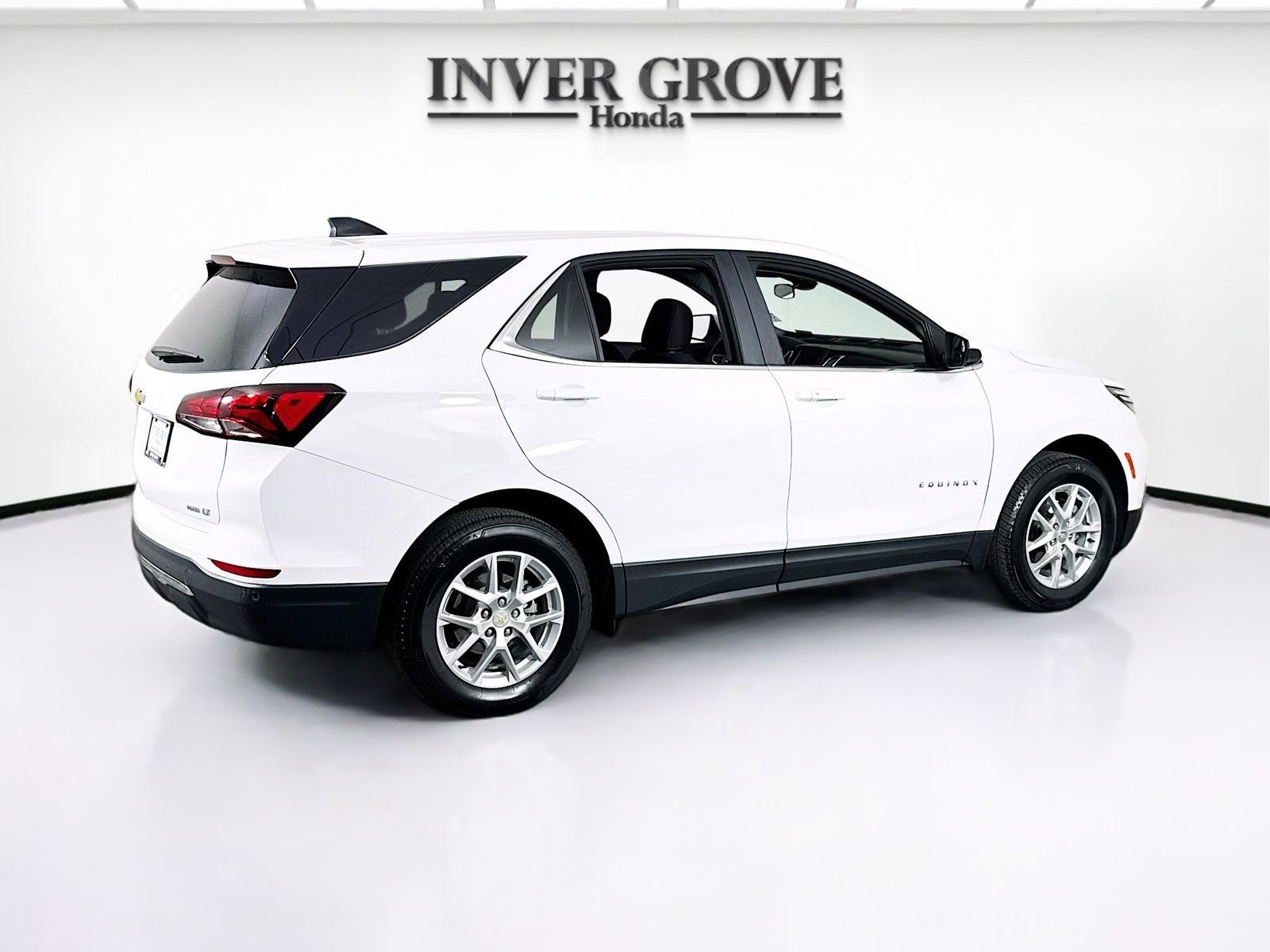 Used 2023 Chevrolet Equinox LT AWD/4WD image 5