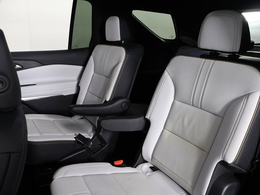 Used 2025 Chevrolet Traverse High Country w/ LPO, Cargo Package image 35