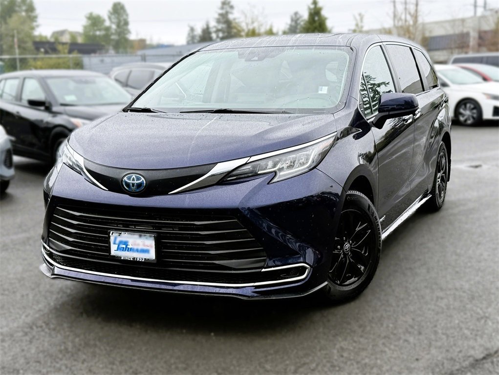 Used 2021 Toyota Sienna XLE
