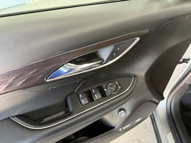 Used 2023 Buick Envision Avenir image 17