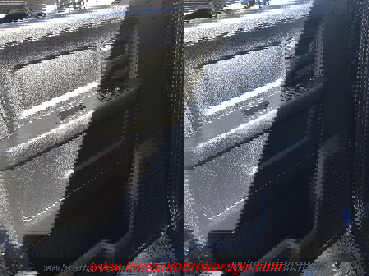 Used 2018 RAM 2500 Tradesman w/ Chrome Appearance Group image 9