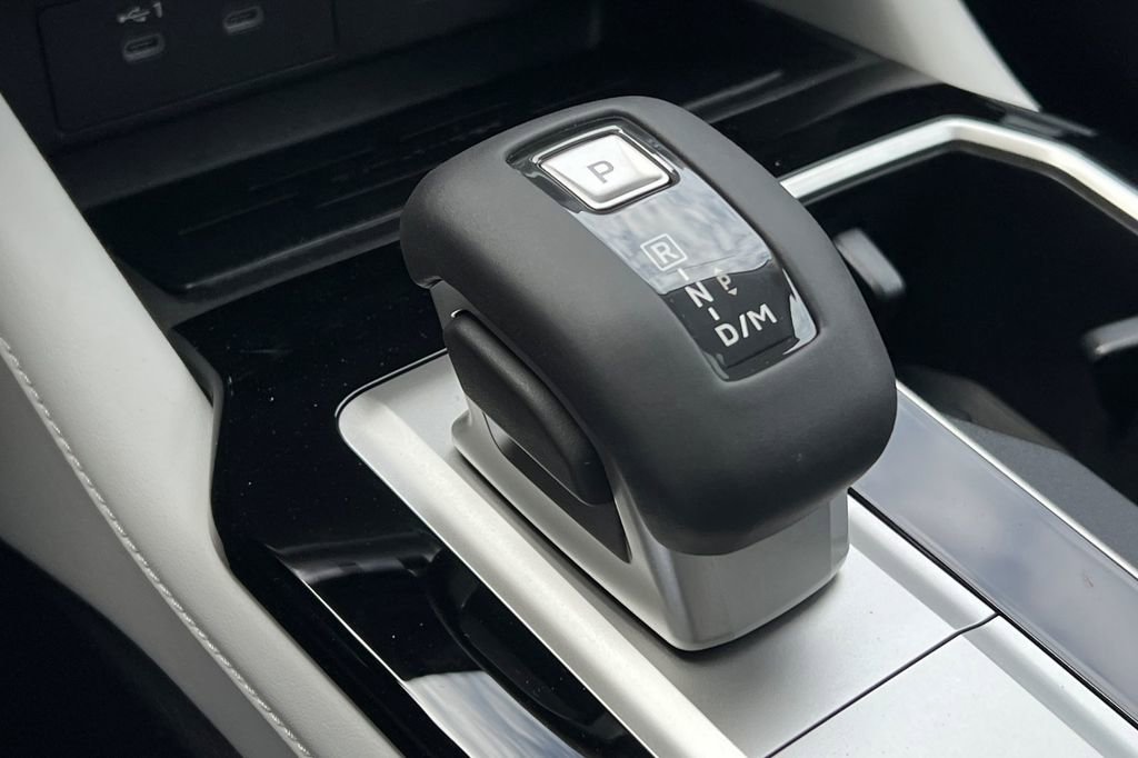 New 2026 Mitsubishi Outlander SE image 23