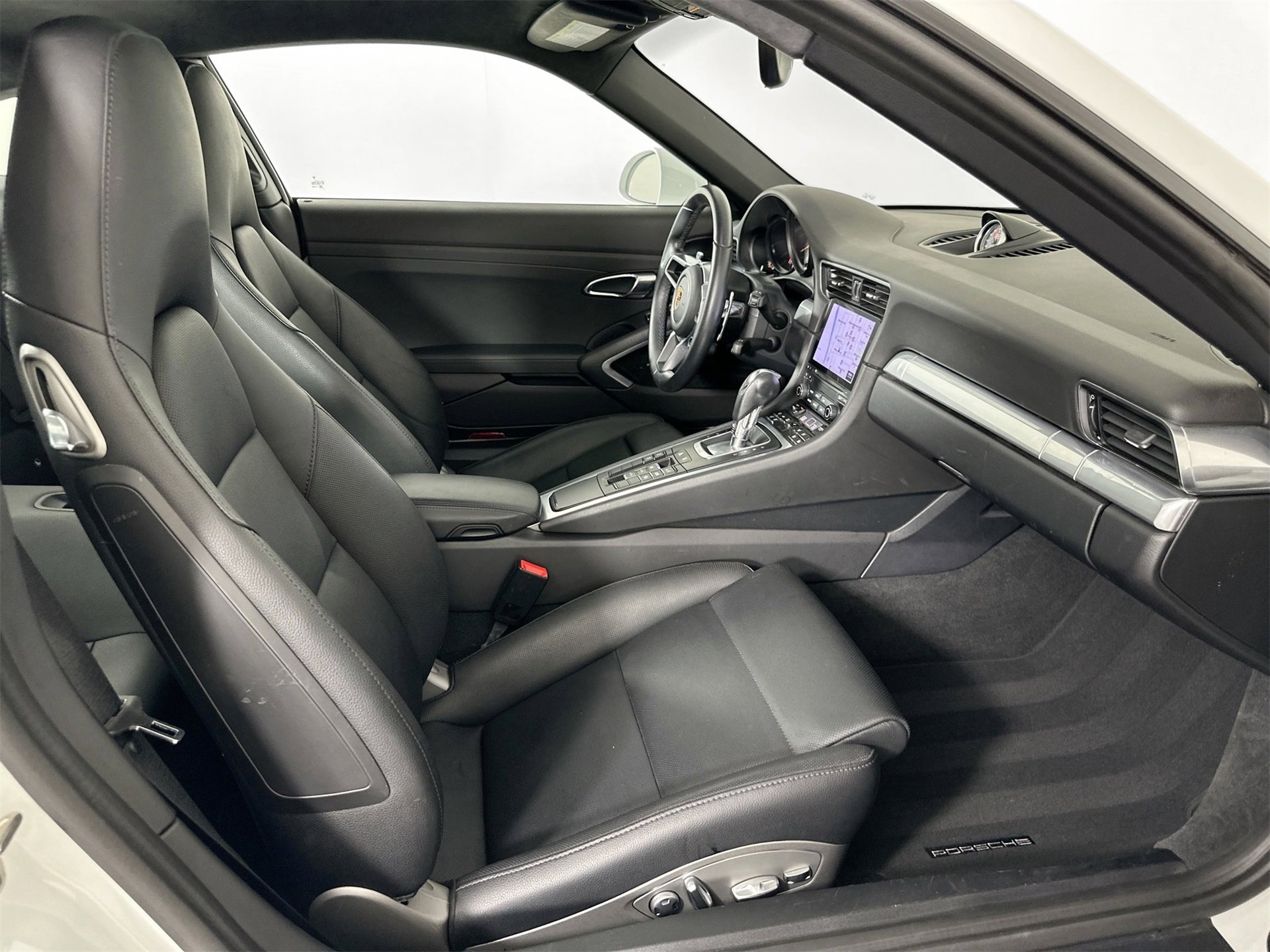 Certified 2017 Porsche 911 Carrera 4S image 33